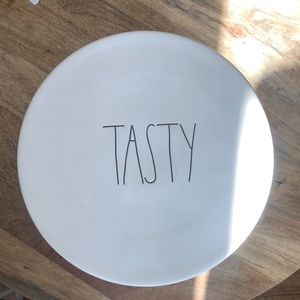 Rae Dunn Tasty cake plate